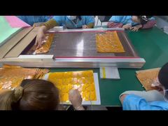 Breng lijm aan om het laspunt van de kabel van de verwarmer te bevestigen